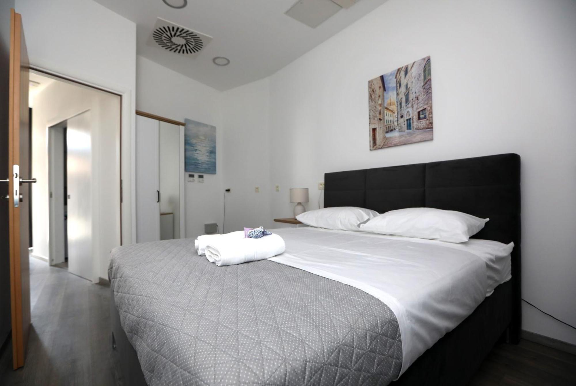 D R Apartments Šibenik Eksteriør billede