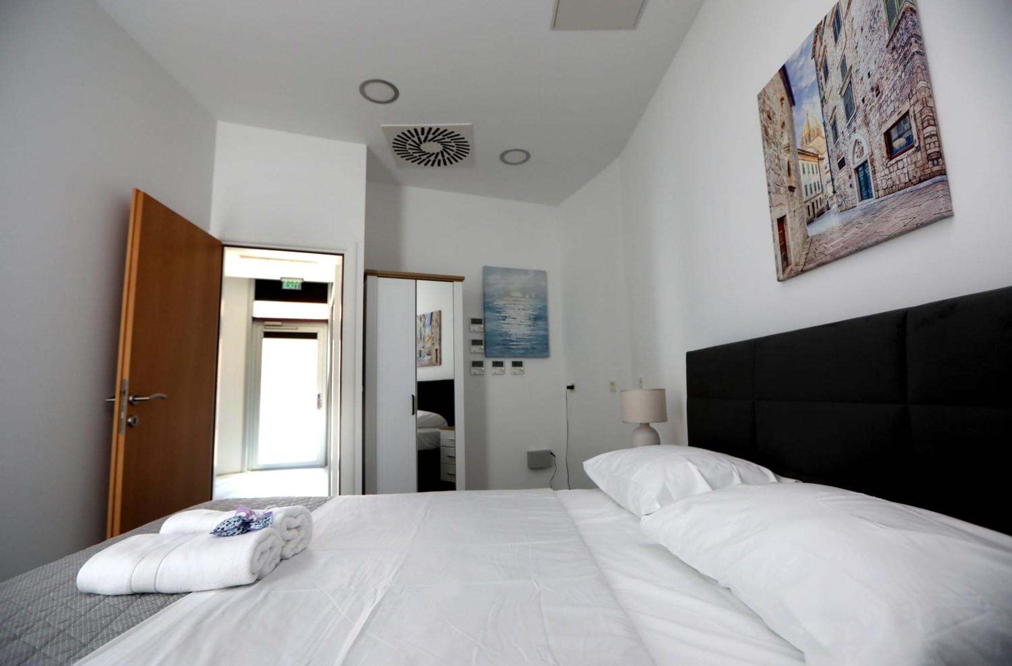 D R Apartments Šibenik Eksteriør billede