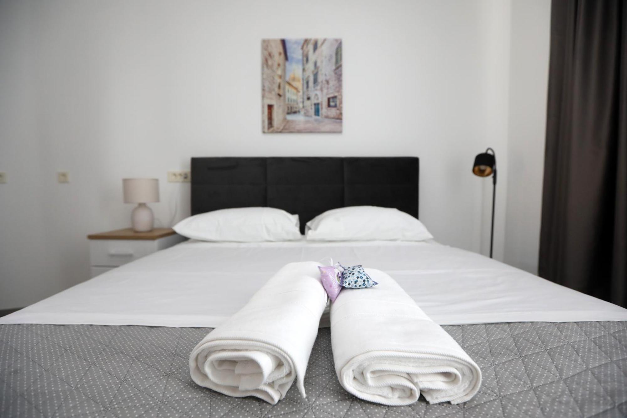 D R Apartments Šibenik Eksteriør billede